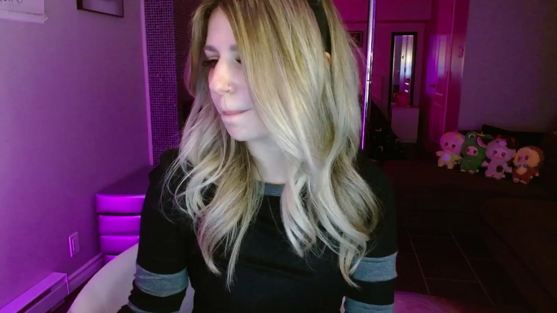 Gallery image thumbnail from Serafina's myfreecams stream on, 06/22/2025, 05:26 image 18 of 20