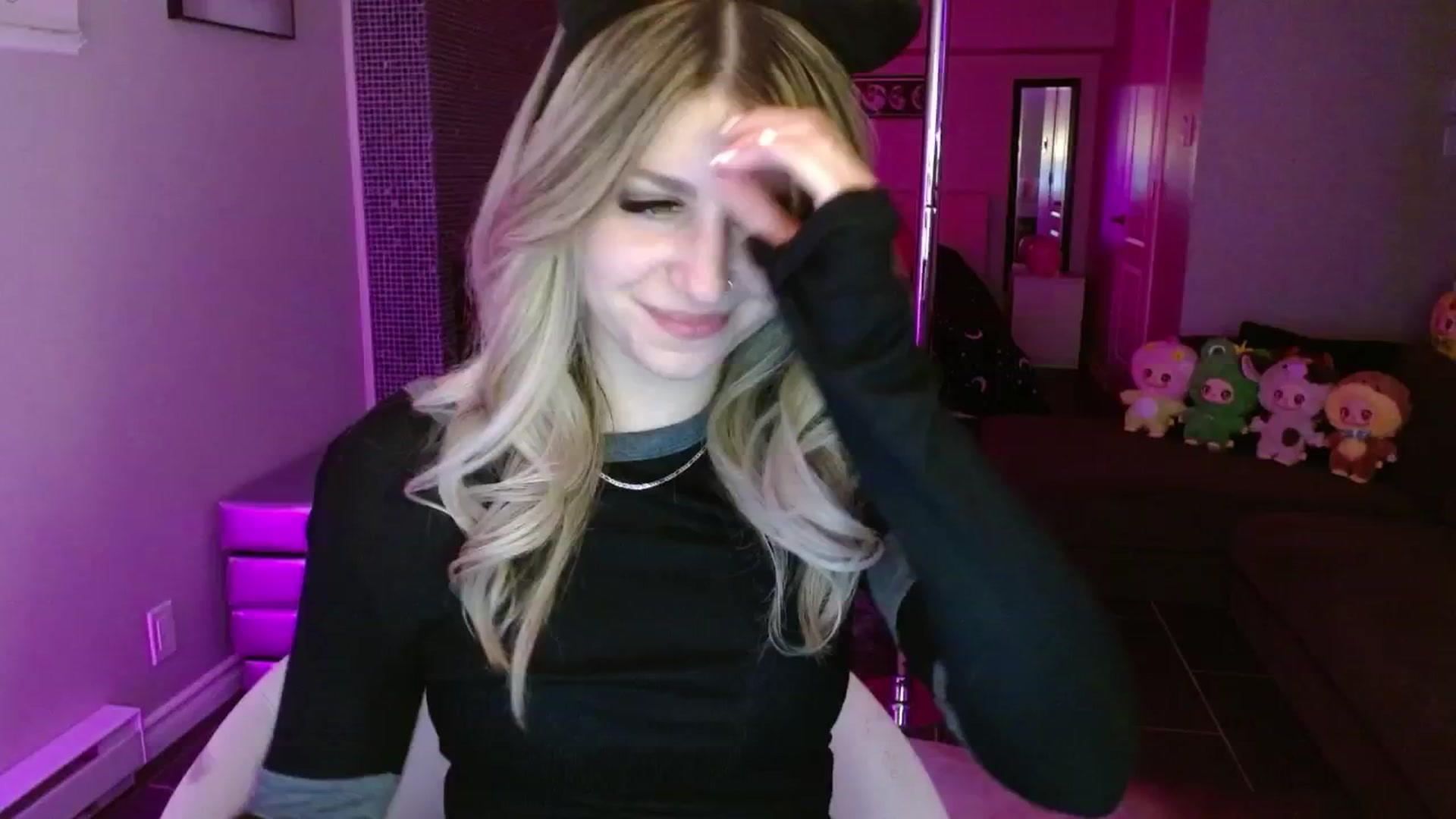 Gallery image thumbnail from Serafina's myfreecams stream on, 06/22/2025, 05:26 image 11 of 20