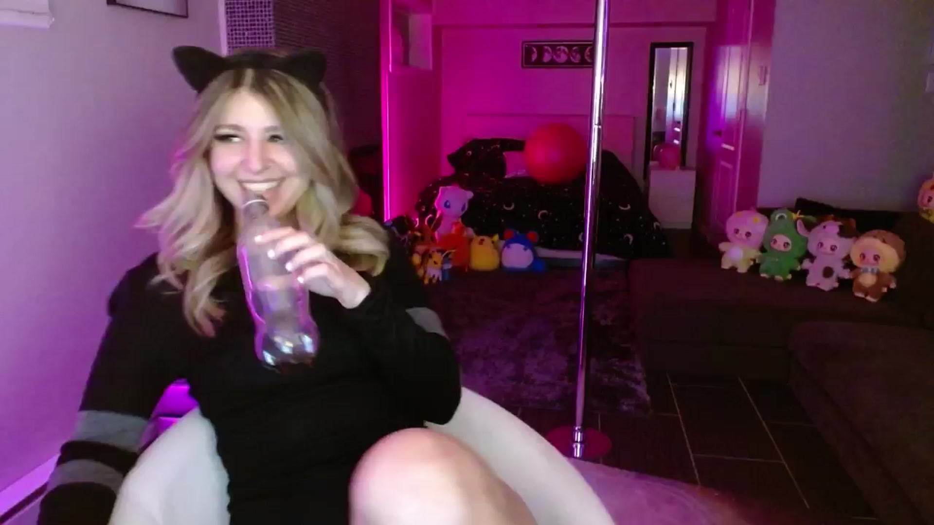 Gallery image thumbnail from Serafina's myfreecams stream on, 06/22/2025, 05:26 image 3 of 20