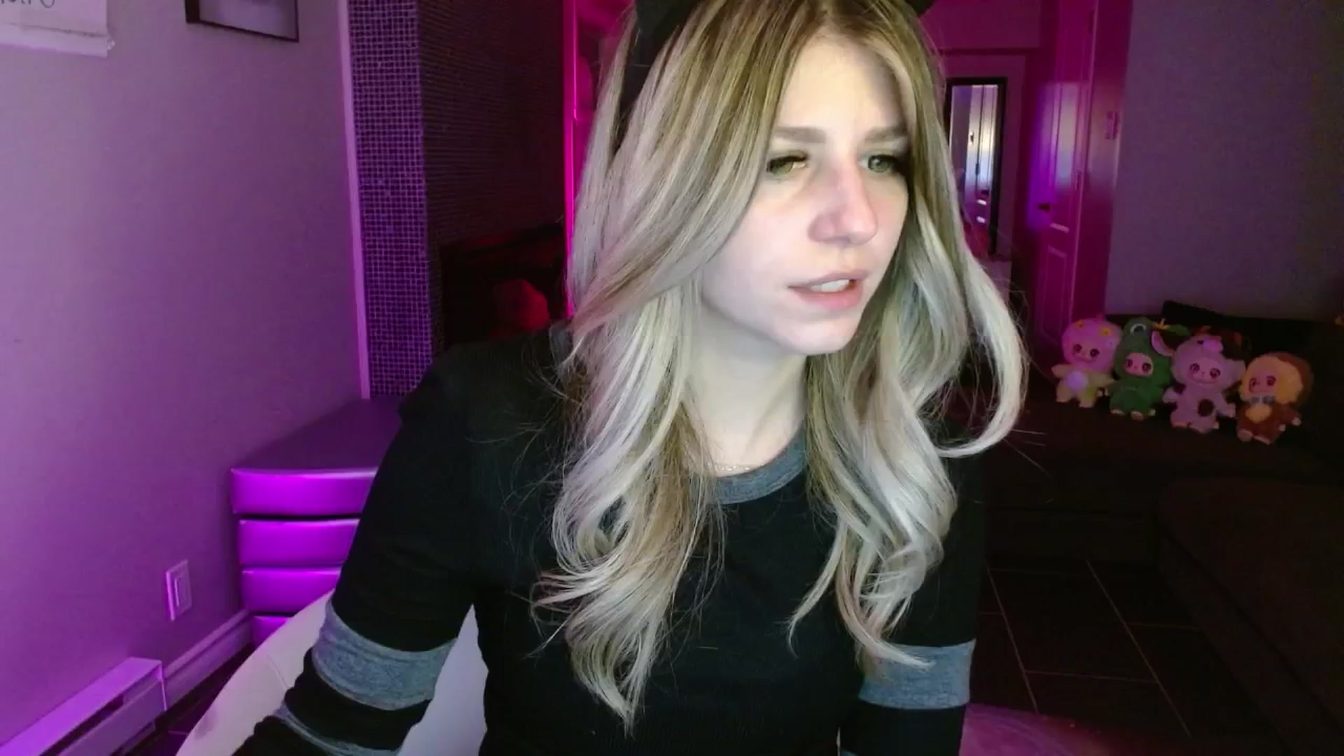 Gallery image thumbnail from Serafina's myfreecams stream on, 06/22/2025, 05:26 image 16 of 20