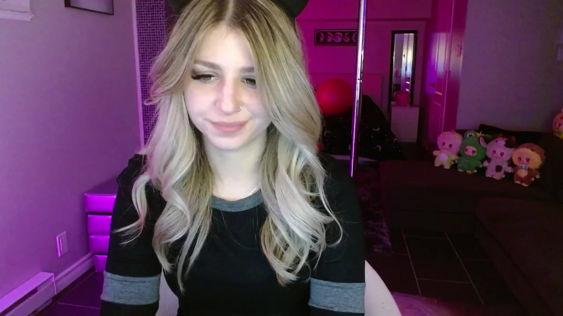 Gallery image thumbnail from Serafina's myfreecams stream on, 06/22/2025, 05:26 image 7 of 20