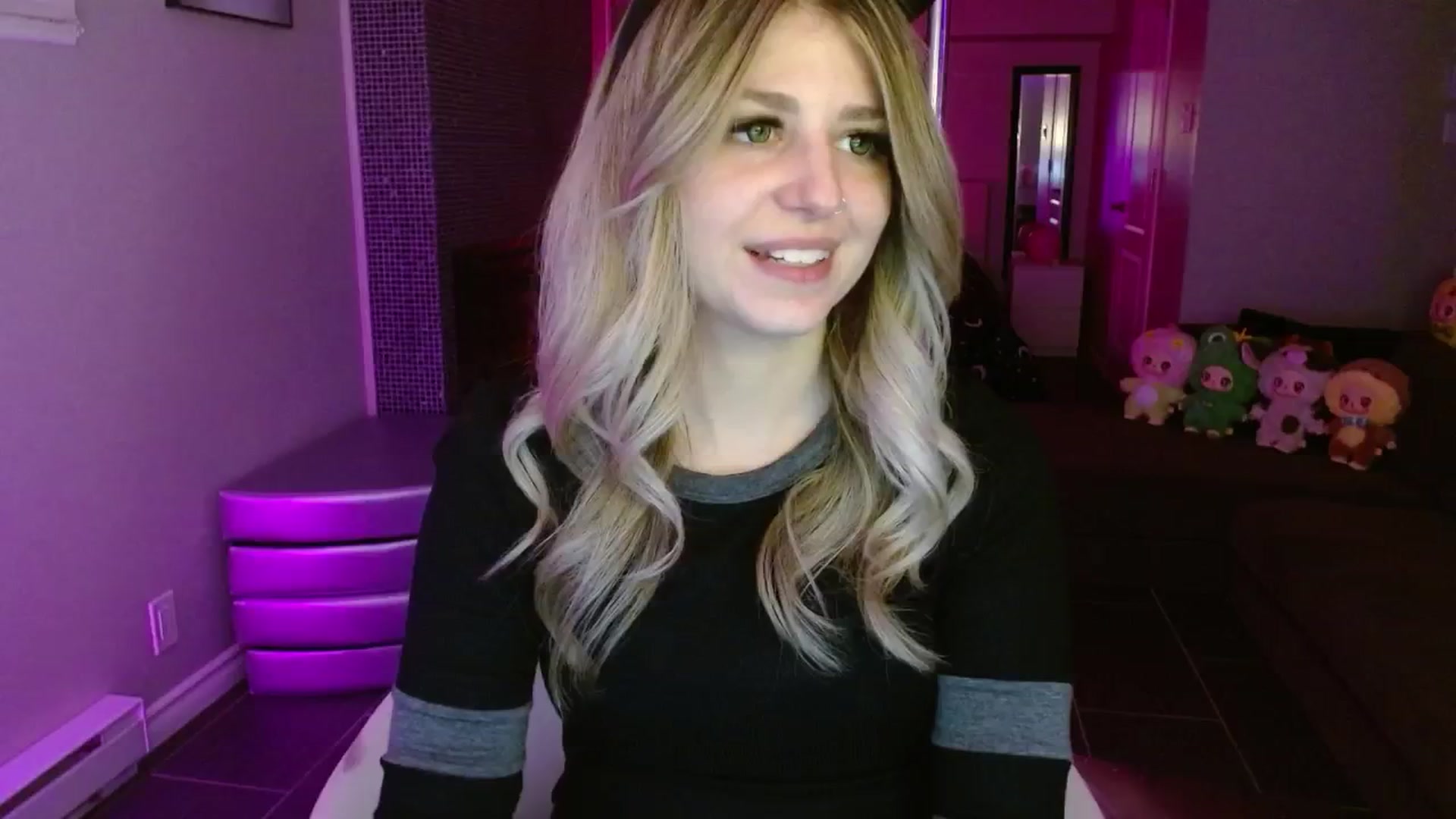 Gallery image thumbnail from Serafina's myfreecams stream on, 06/22/2025, 05:26 image 5 of 20