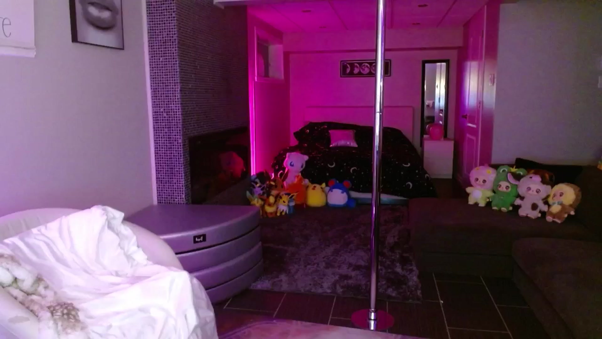 Gallery image thumbnail from Serafina's myfreecams stream on, 06/25/2025, 04:46 image 11 of 20