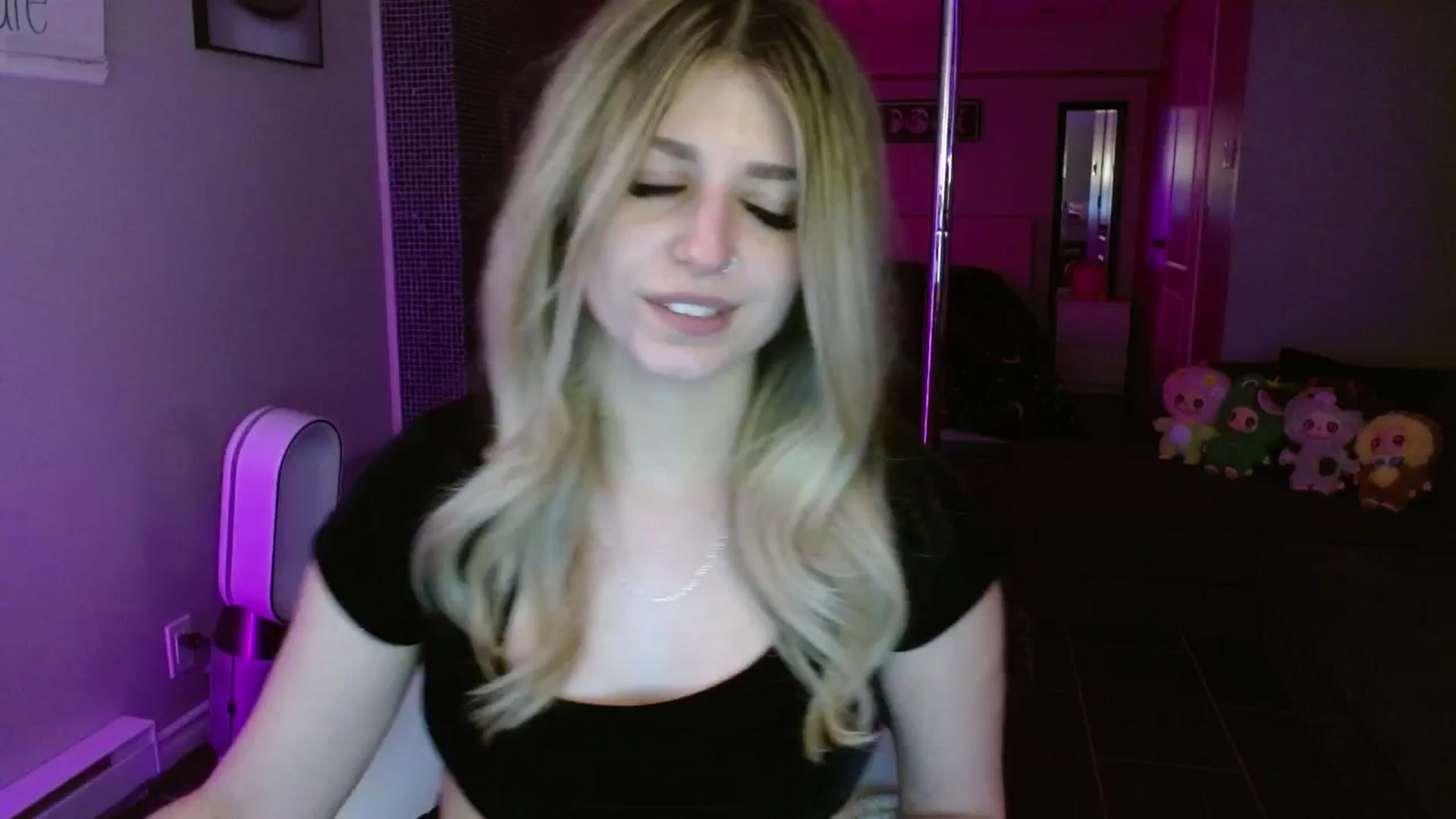 Gallery image thumbnail from Serafina's myfreecams stream on, 06/28/2025, 05:02 image 16 of 20