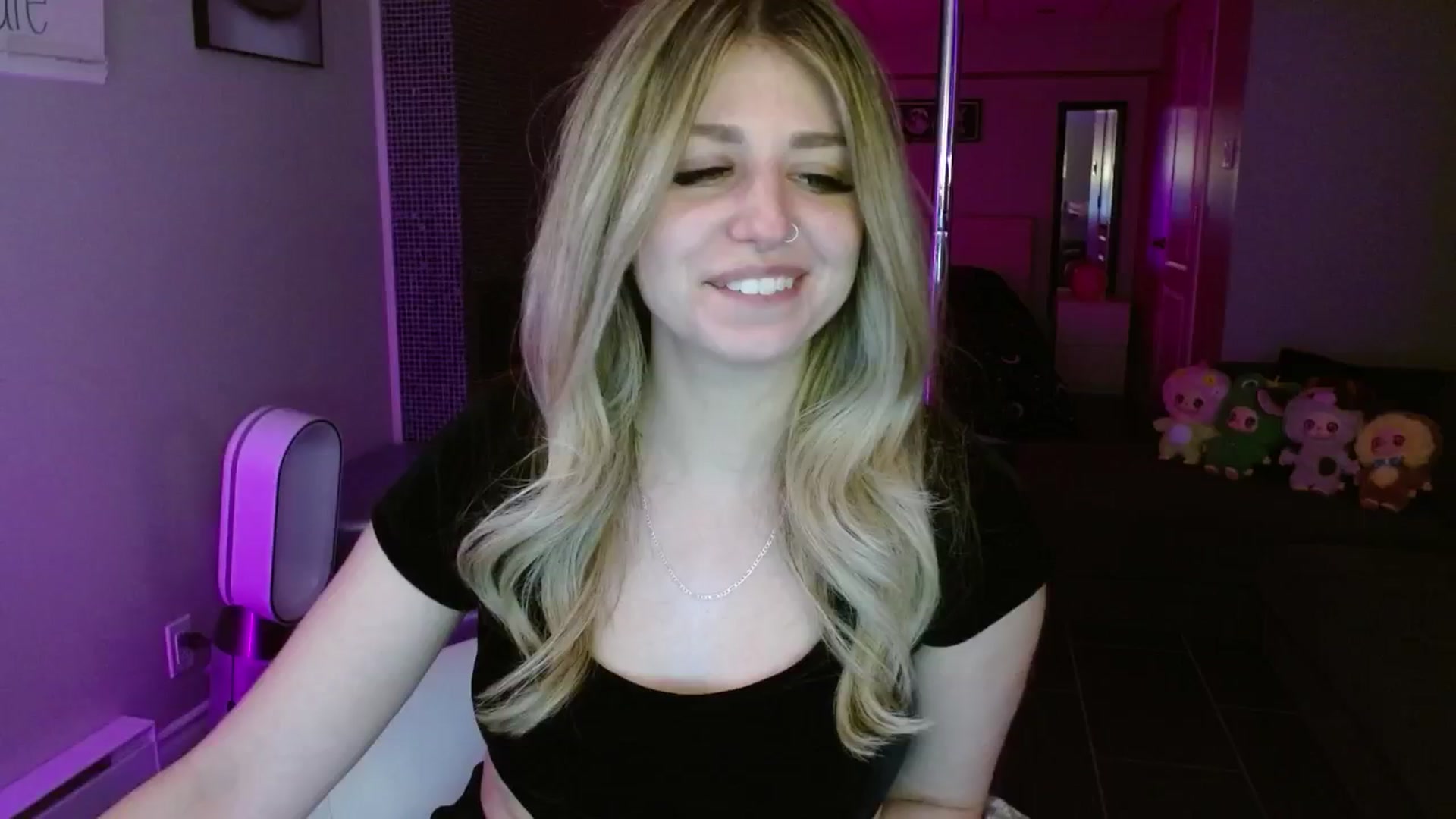 Gallery image thumbnail from Serafina's myfreecams stream on, 06/28/2025, 05:02 image 15 of 20