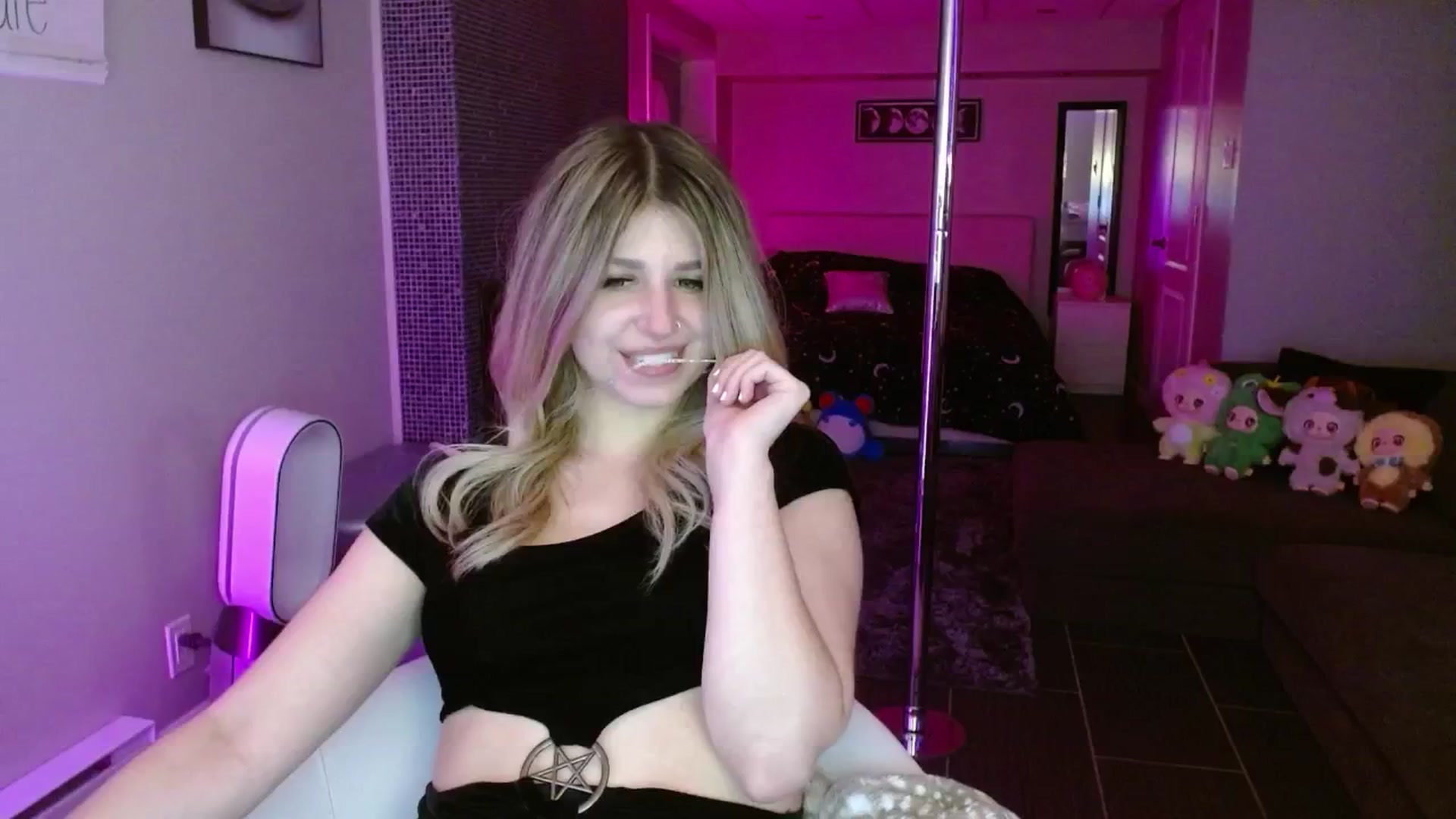 Gallery image thumbnail from Serafina's myfreecams stream on, 06/28/2025, 05:02 image 18 of 20