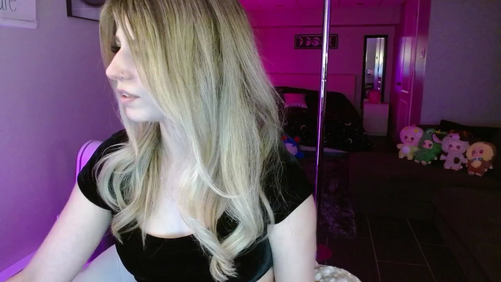 Gallery image thumbnail from Serafina's myfreecams stream on, 06/28/2025, 05:02 image 11 of 20