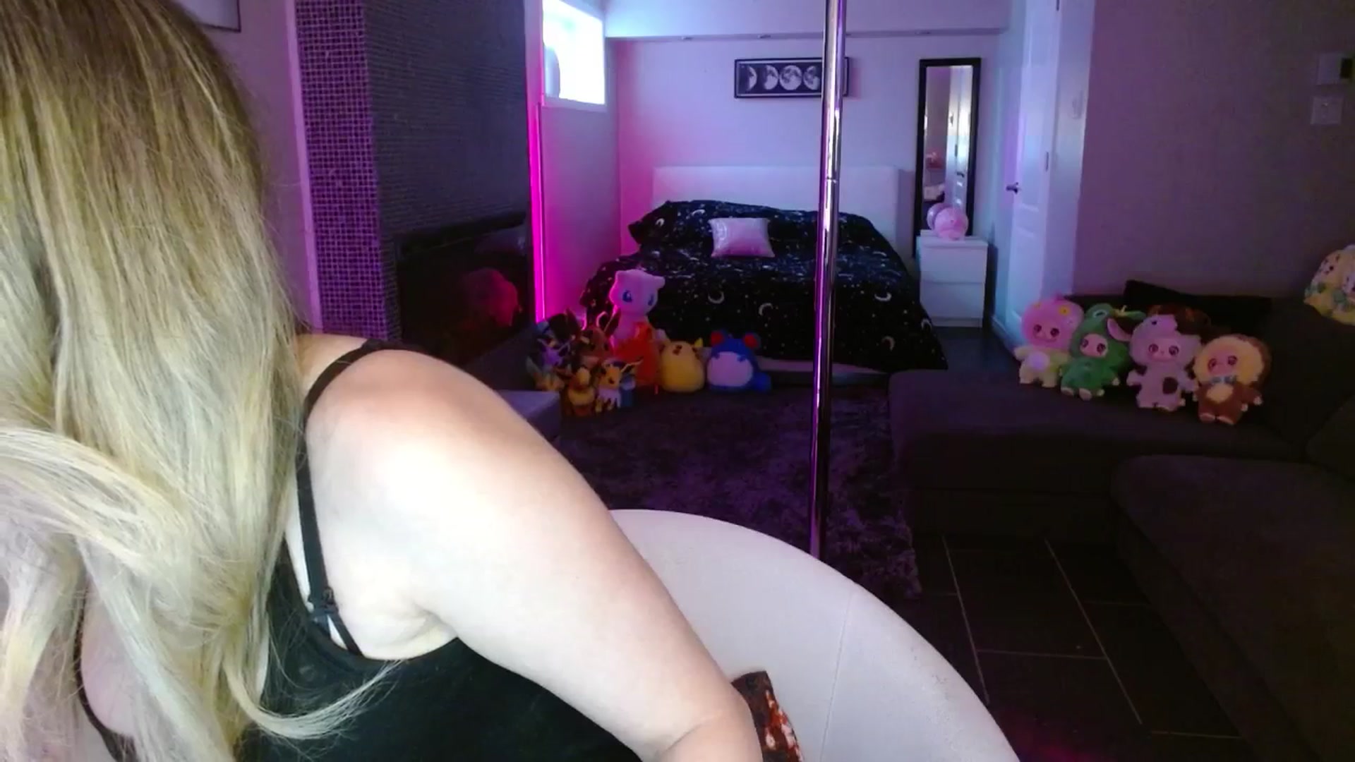 Gallery image thumbnail from Serafina's myfreecams stream on, 07/03/2025, 23:38 image 3 of 20