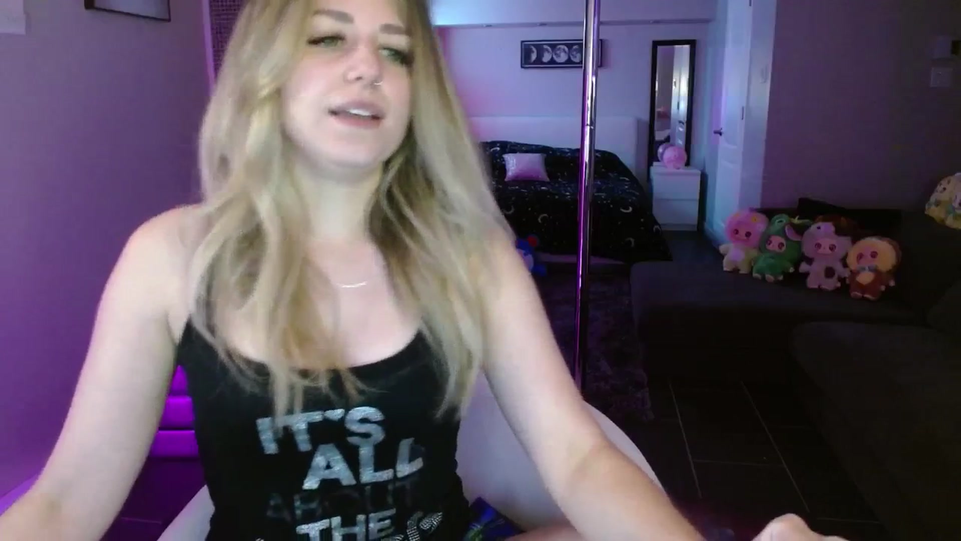 Gallery image thumbnail from Serafina's myfreecams stream on, 07/03/2025, 23:38 image 15 of 20