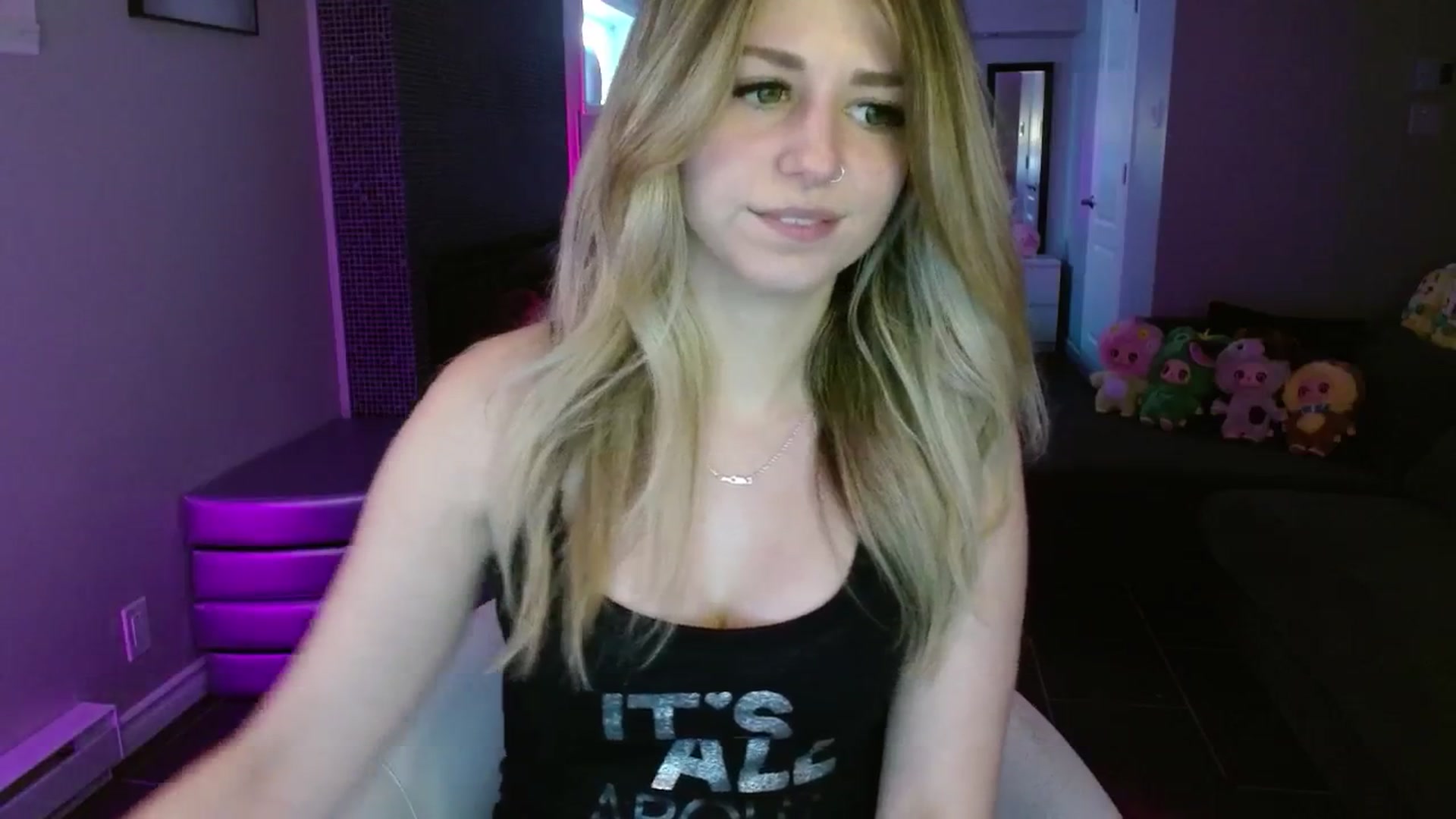 Gallery image thumbnail from Serafina's myfreecams stream on, 07/03/2025, 23:38 image 11 of 20