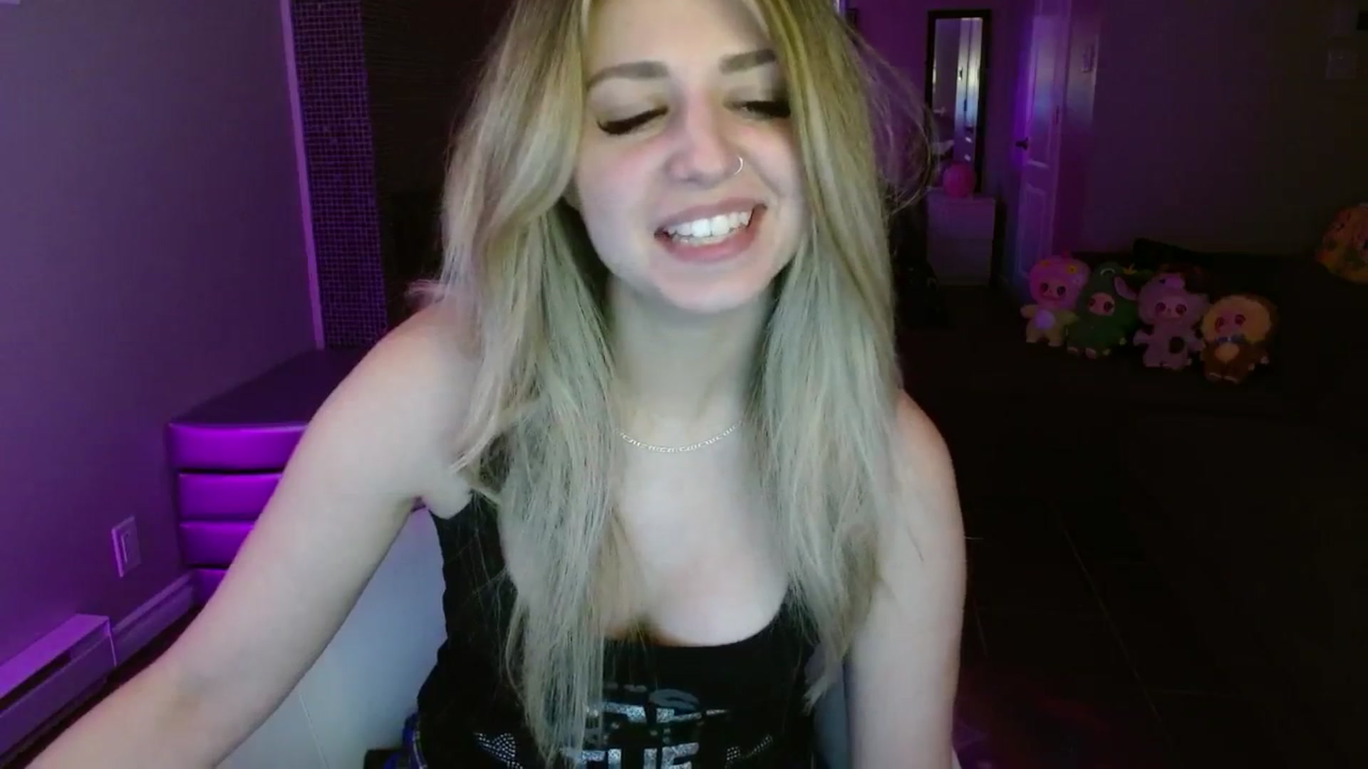 Gallery image thumbnail from Serafina's myfreecams stream on, 07/04/2025, 24:28 image 8 of 20