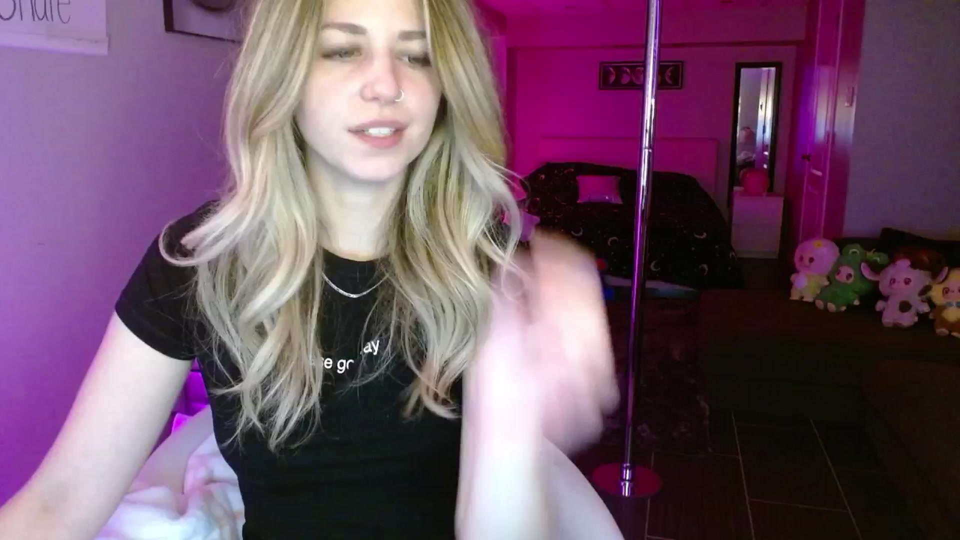 Gallery image thumbnail from Serafina's myfreecams stream on, 07/11/2025, 06:53 image 10 of 20