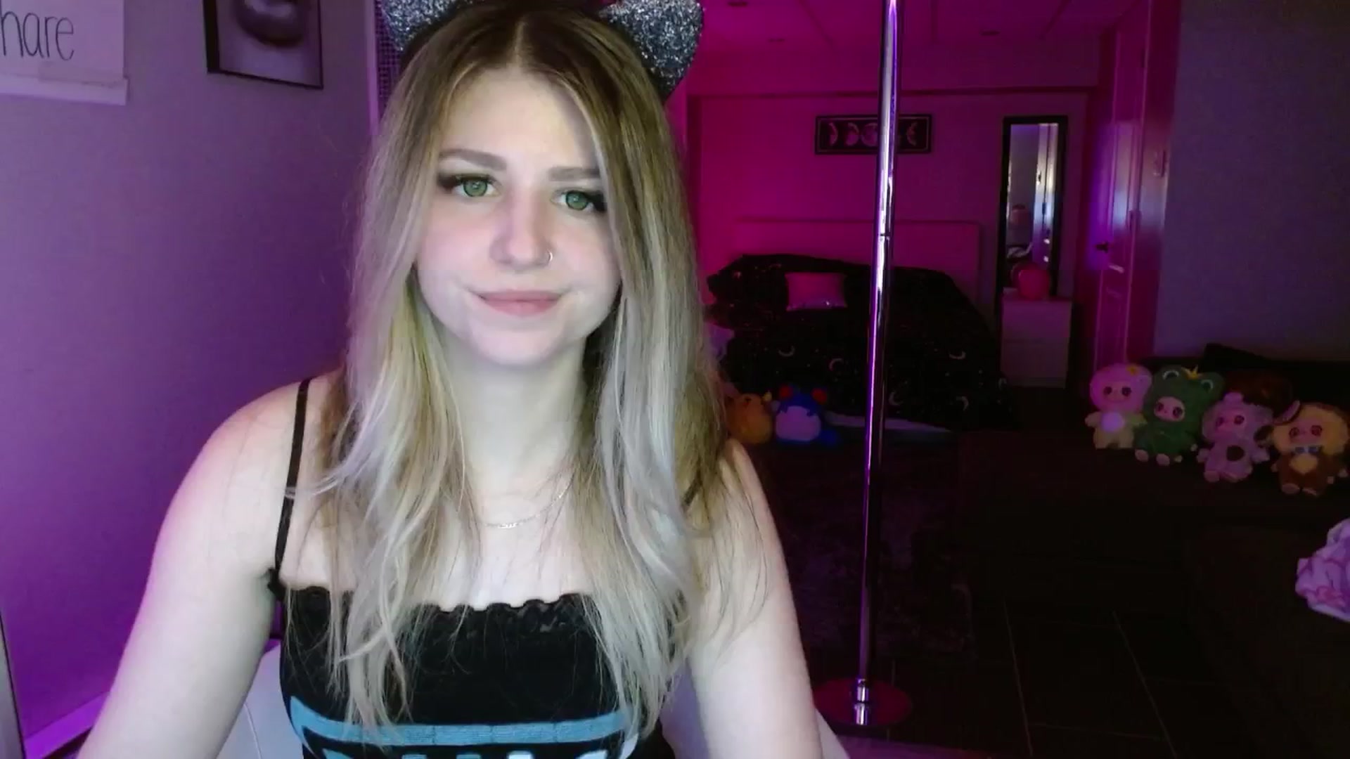 Gallery image thumbnail from Serafina's myfreecams stream on, 07/14/2025, 06:15 image 19 of 20