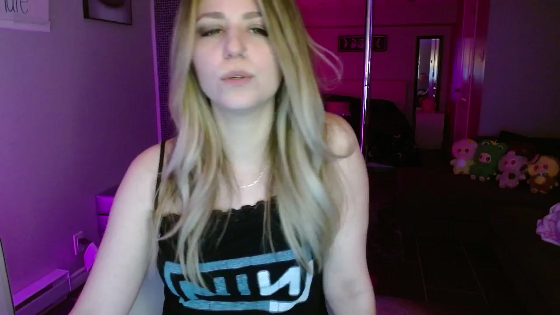 Gallery image thumbnail from Serafina's myfreecams stream on, 07/14/2025, 06:15 image 16 of 20