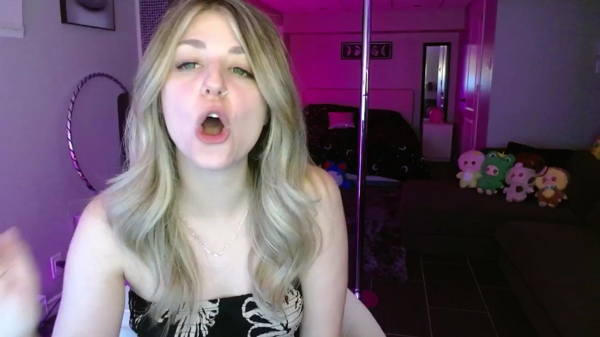 Gallery image thumbnail from Serafina's myfreecams stream on, 07/21/2025, 04:13 image 19 of 20