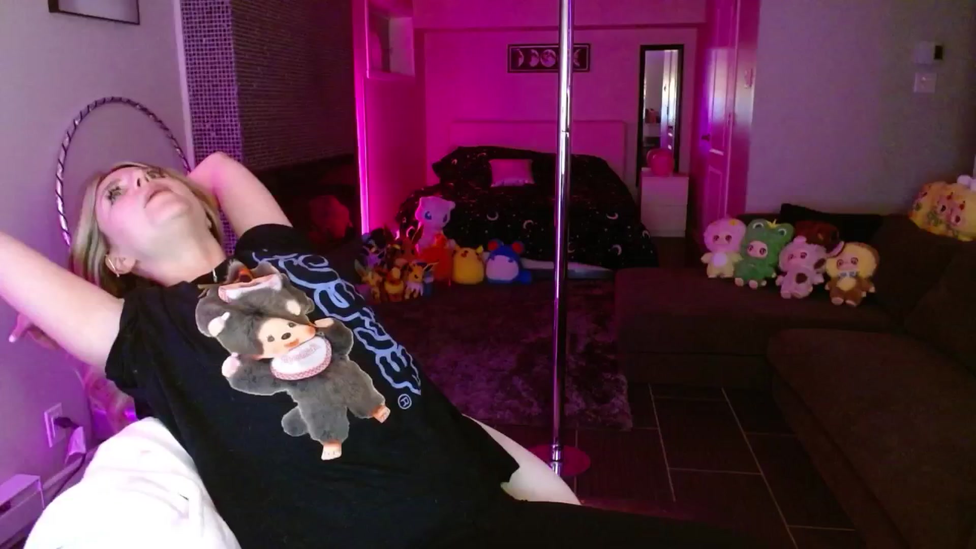 Gallery image thumbnail from Serafina's myfreecams stream on, 07/21/2025, 04:13 image 5 of 20