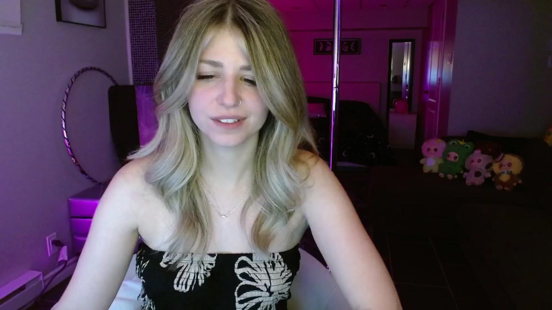 Gallery image thumbnail from Serafina's myfreecams stream on, 07/21/2025, 04:13 image 18 of 20