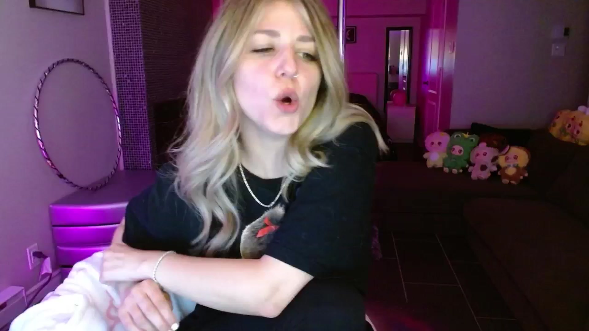 Gallery image thumbnail from Serafina's myfreecams stream on, 07/21/2025, 04:13 image 7 of 20