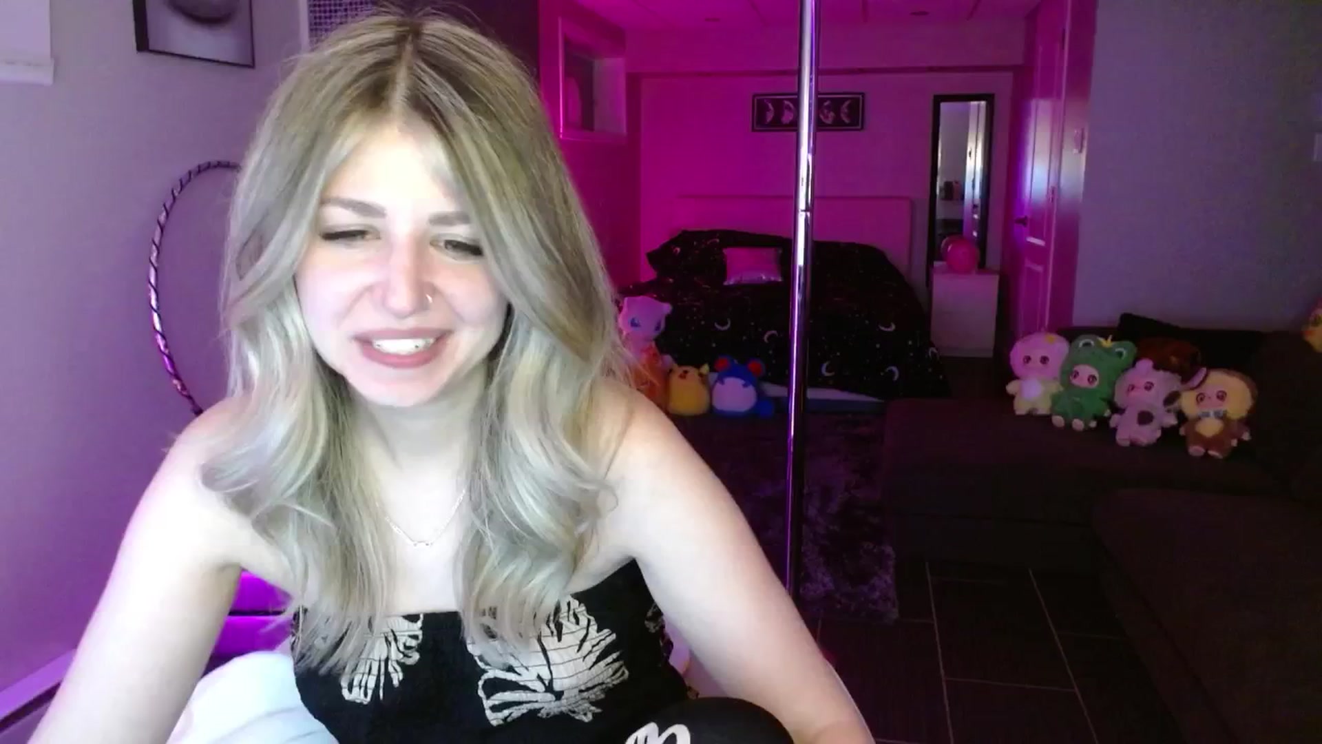 Gallery image thumbnail from Serafina's myfreecams stream on, 07/21/2025, 04:13 image 15 of 20