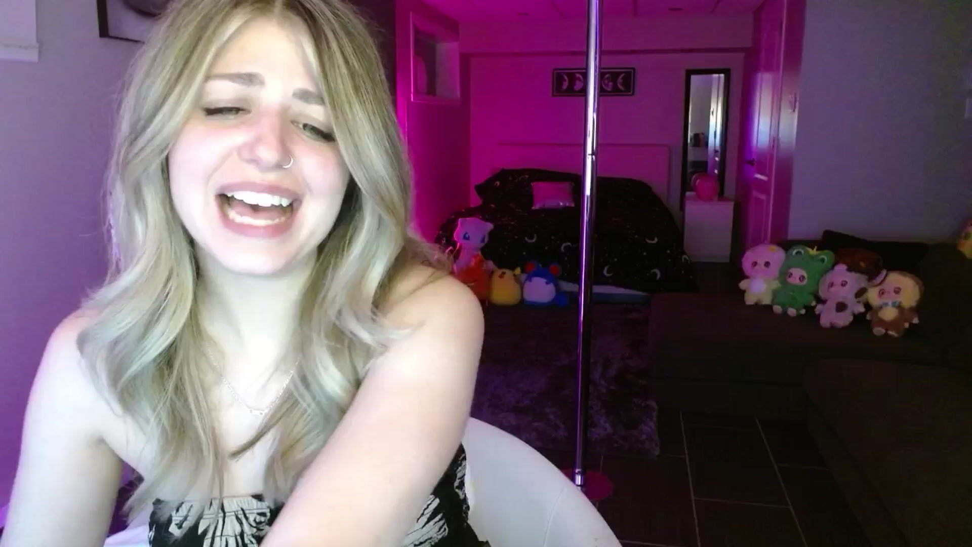 Gallery image thumbnail from Serafina's myfreecams stream on, 07/21/2025, 04:13 image 20 of 20