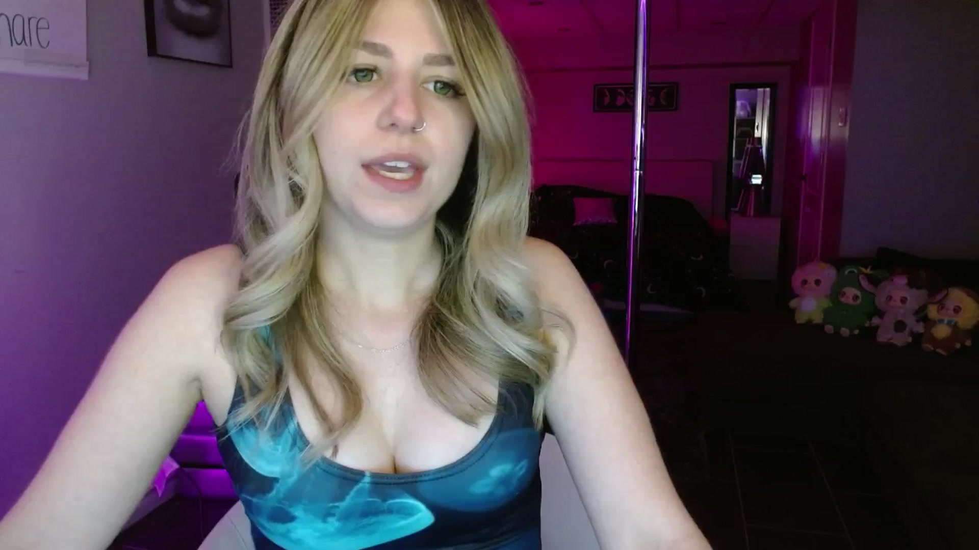 Gallery image thumbnail from Serafina's myfreecams stream on, 07/23/2025, 05:17 image 2 of 20