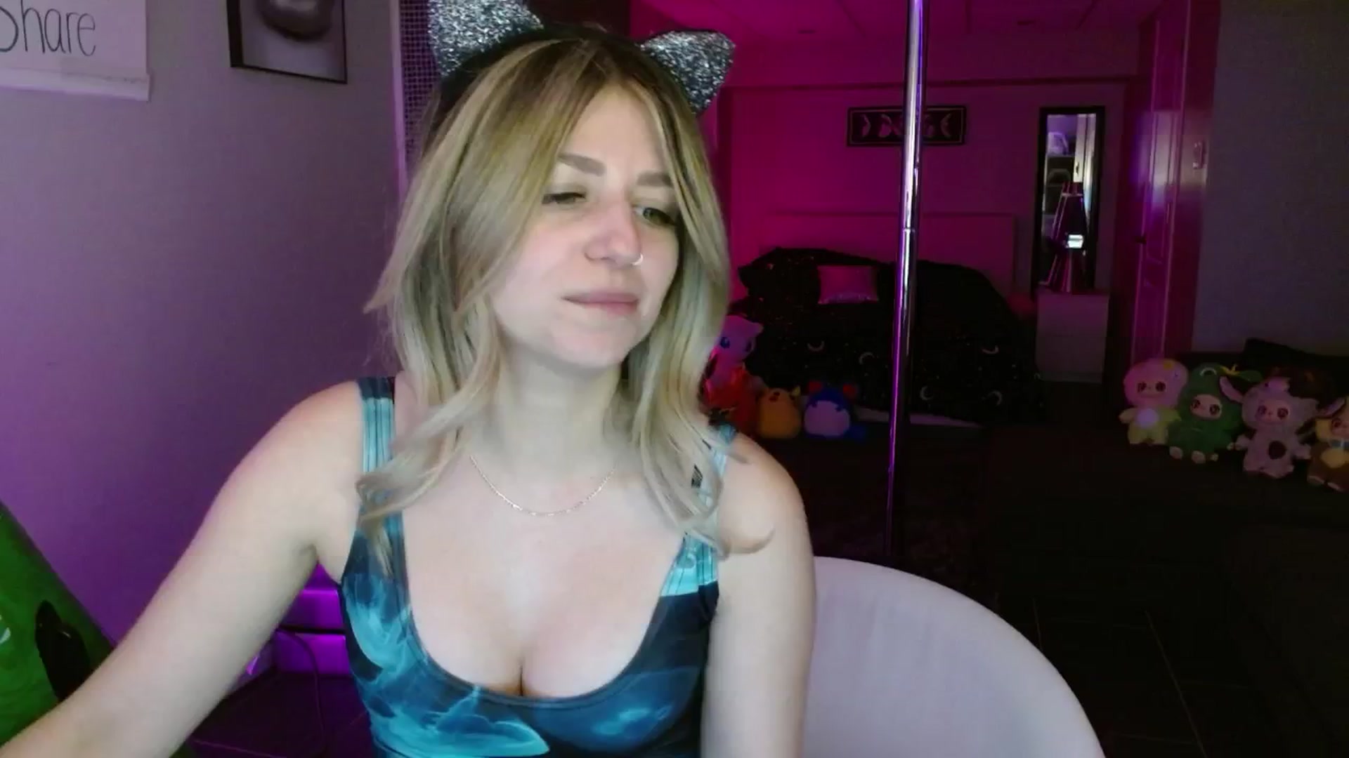 Gallery image thumbnail from Serafina's myfreecams stream on, 07/23/2025, 05:17 image 18 of 20