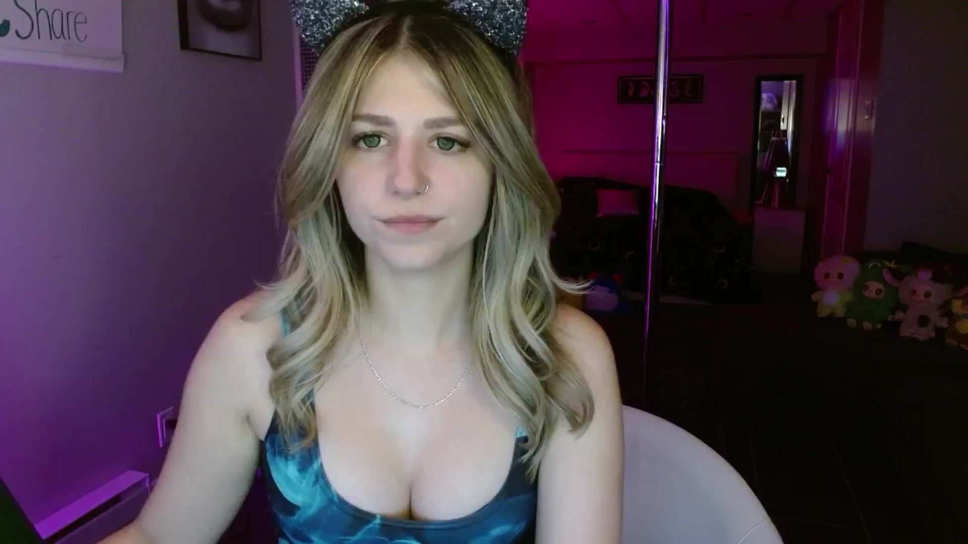 Gallery image thumbnail from Serafina's myfreecams stream on, 07/23/2025, 05:17 image 19 of 20
