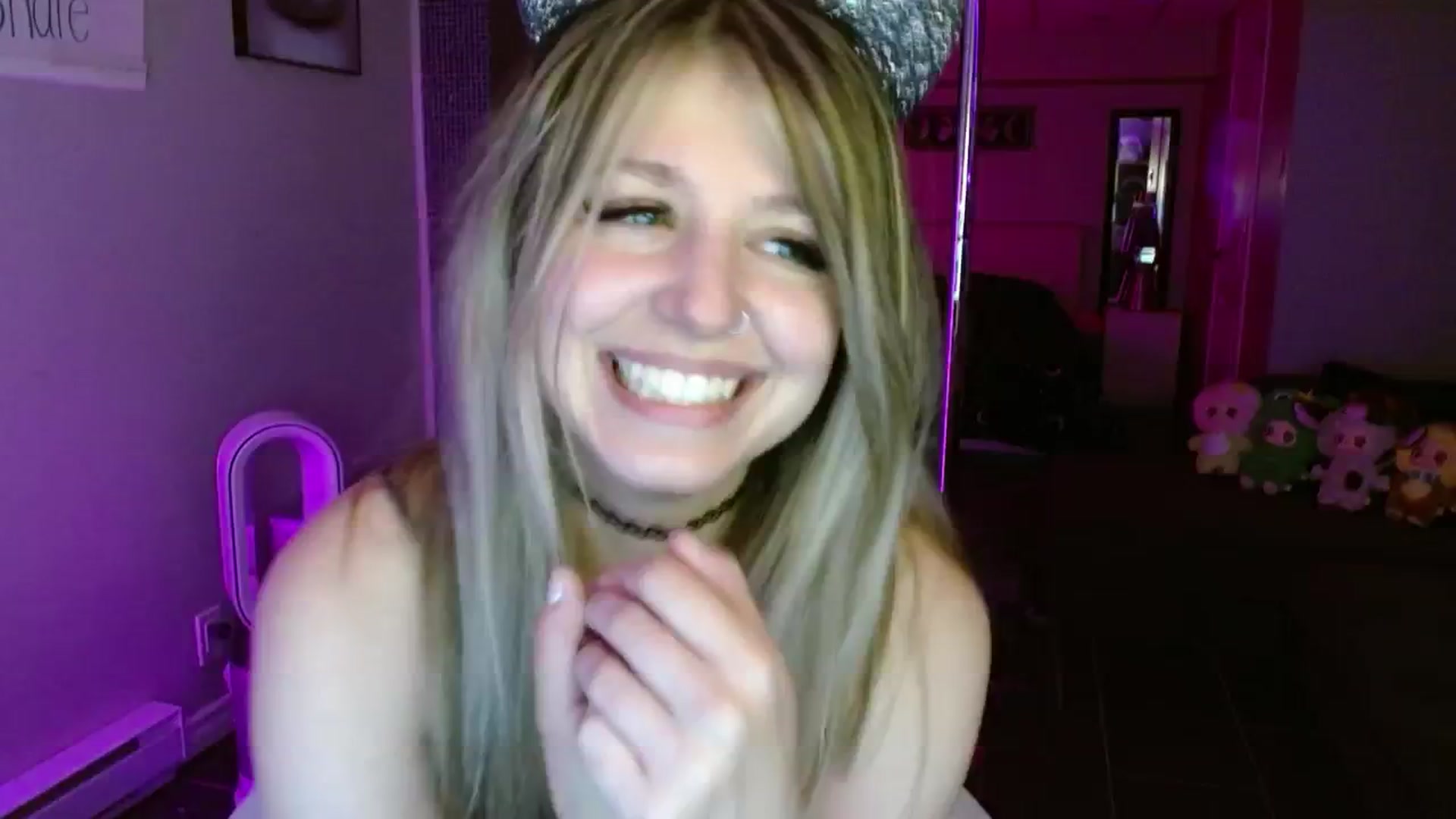 Gallery image thumbnail from Serafina's myfreecams stream on, 07/27/2025, 05:46 image 17 of 20