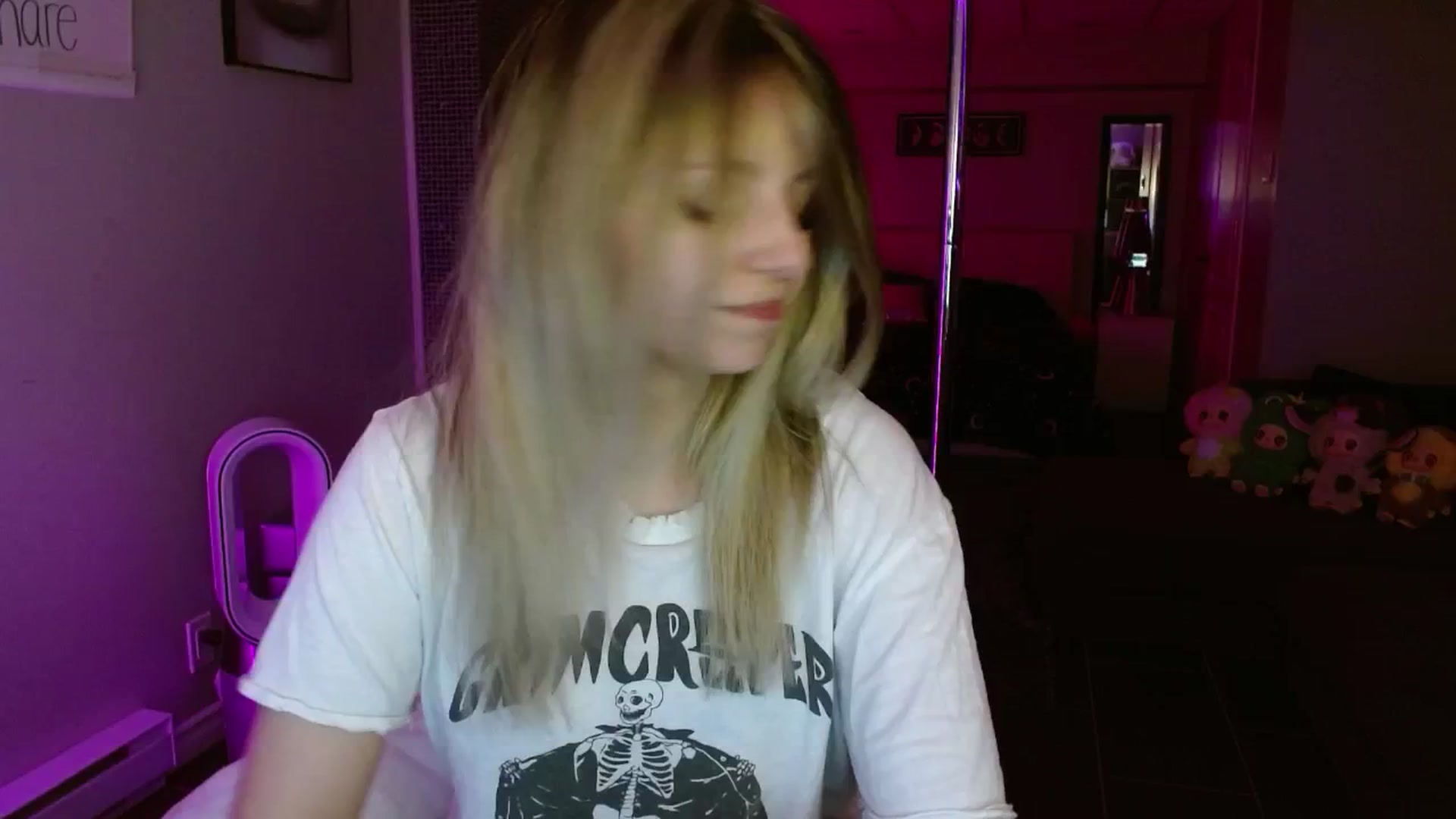 Gallery image thumbnail from Serafina's myfreecams stream on, 07/27/2025, 05:46 image 1 of 20