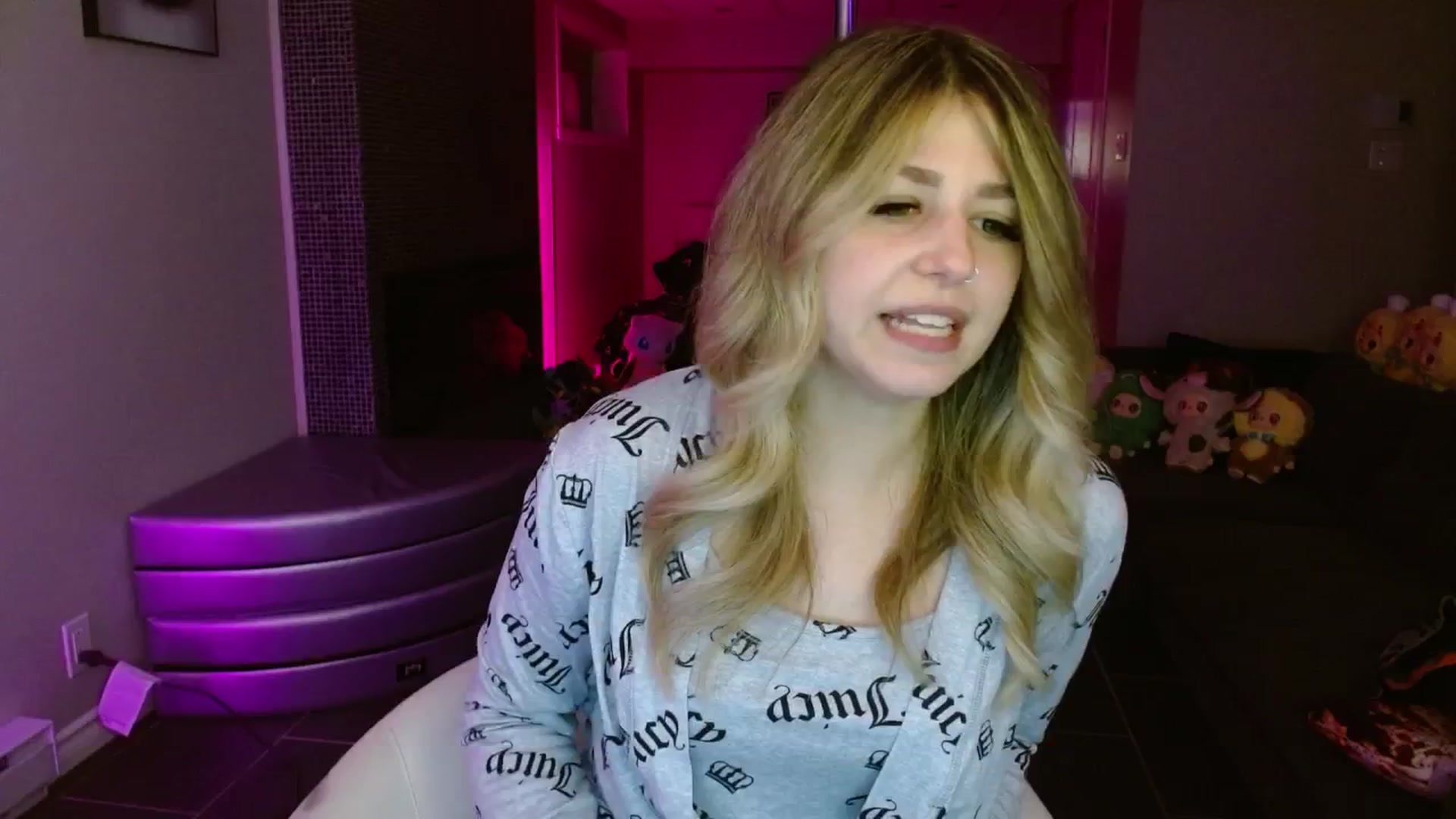 Gallery image thumbnail from Serafina's myfreecams stream on, 08/04/2025, 03:50 image 1 of 20