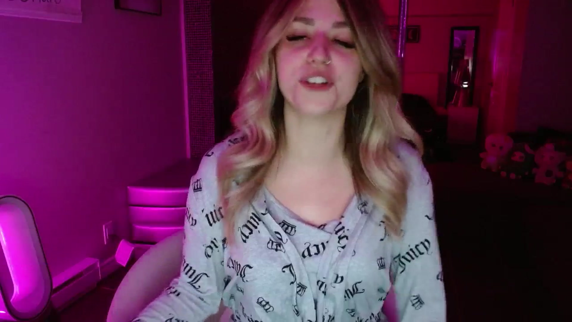 Gallery image thumbnail from Serafina's myfreecams stream on, 08/04/2025, 03:50 image 7 of 20