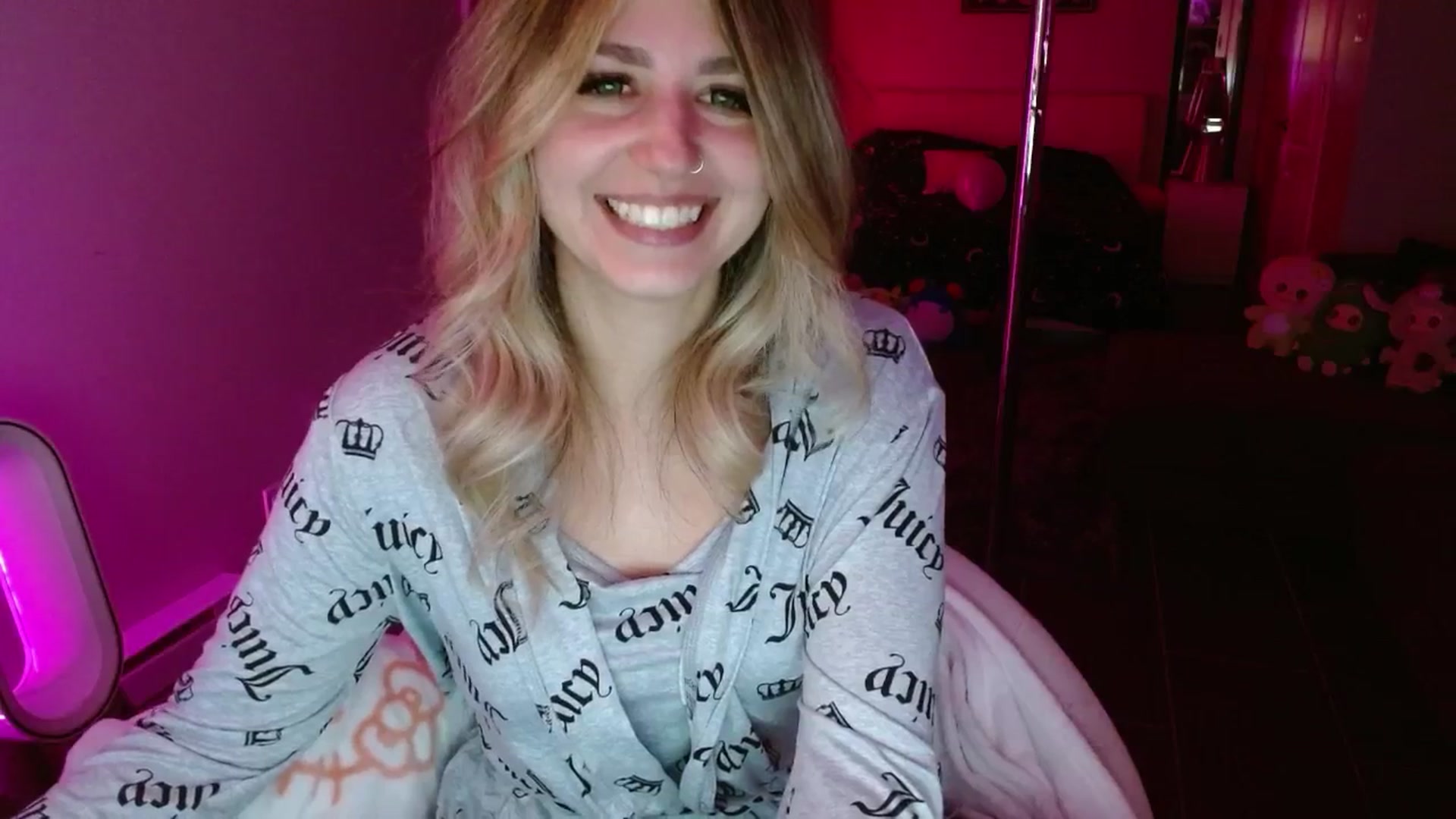 Gallery image thumbnail from Serafina's myfreecams stream on, 08/04/2025, 03:50 image 19 of 20