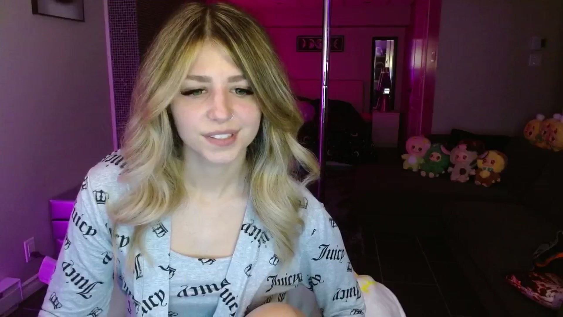 Gallery image thumbnail from Serafina's myfreecams stream on, 08/04/2025, 03:50 image 4 of 20