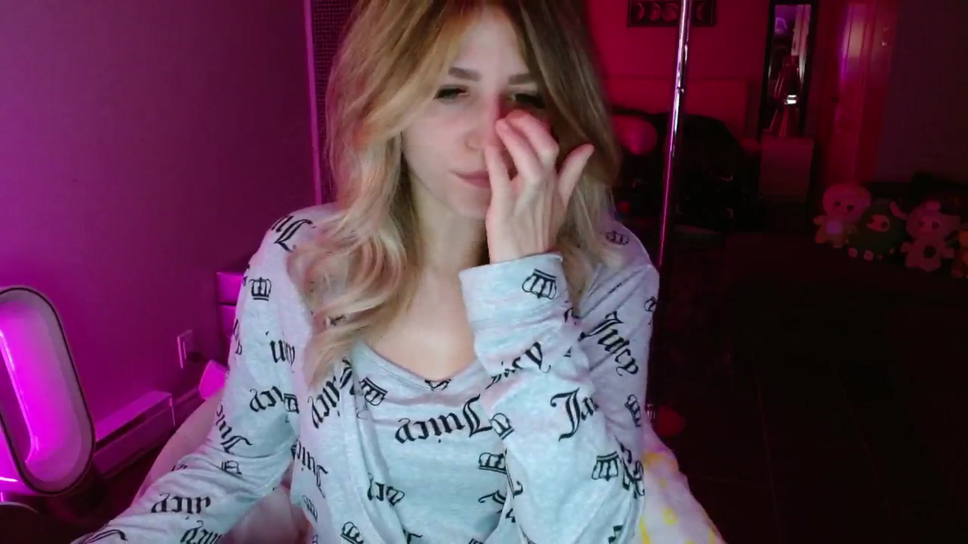 Gallery image thumbnail from Serafina's myfreecams stream on, 08/04/2025, 03:50 image 12 of 20