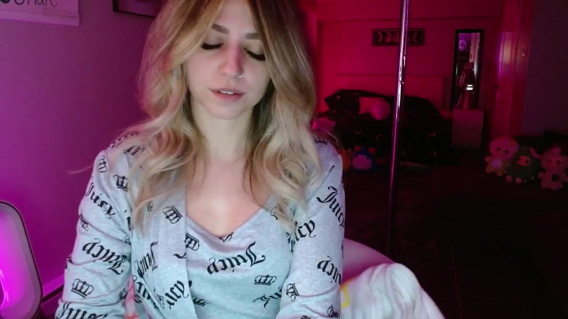 Gallery image thumbnail from Serafina's myfreecams stream on, 08/04/2025, 03:50 image 16 of 20