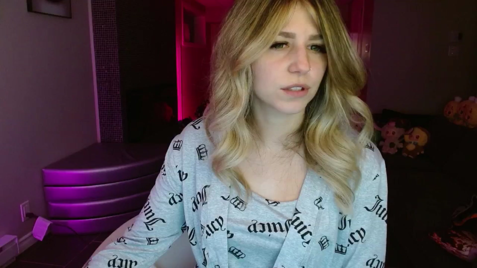 Gallery image thumbnail from Serafina's myfreecams stream on, 08/04/2025, 03:50 image 6 of 20