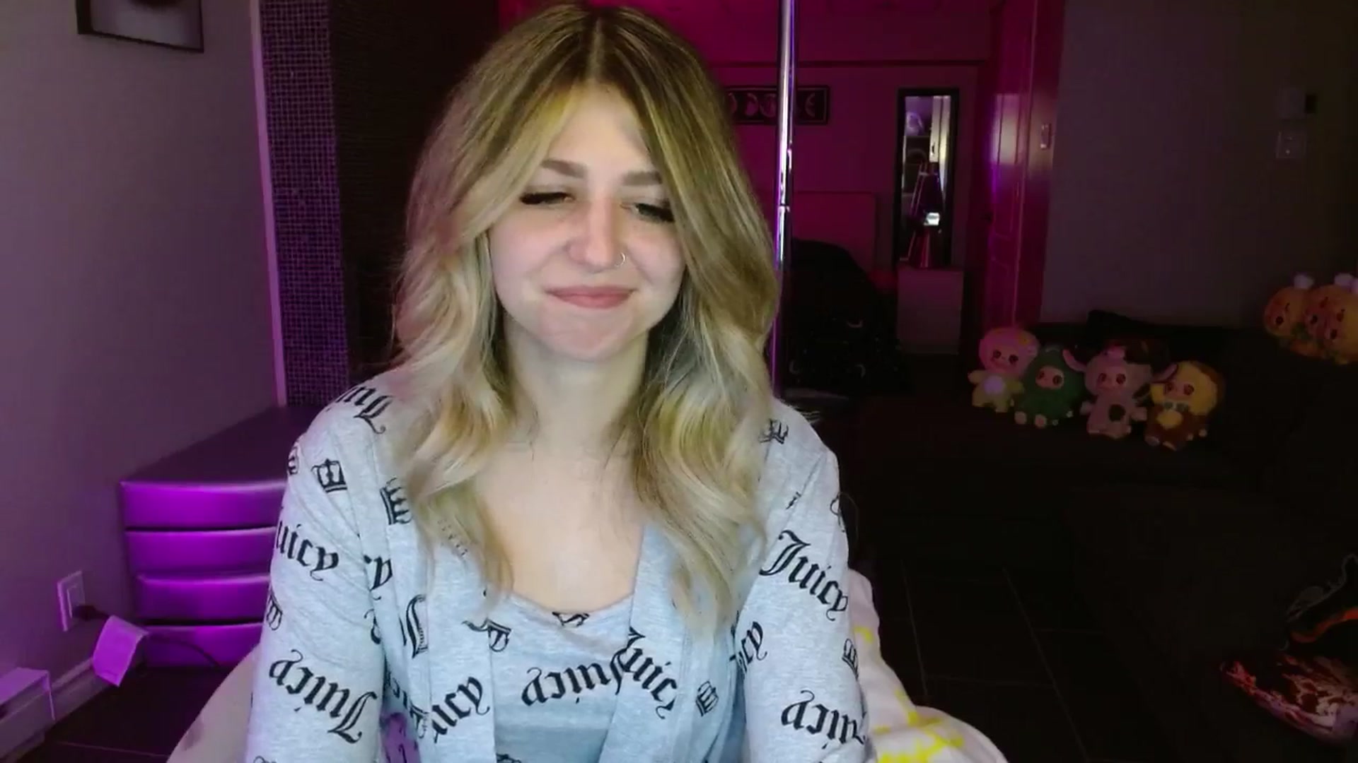 Gallery image thumbnail from Serafina's myfreecams stream on, 08/04/2025, 03:50 image 5 of 20