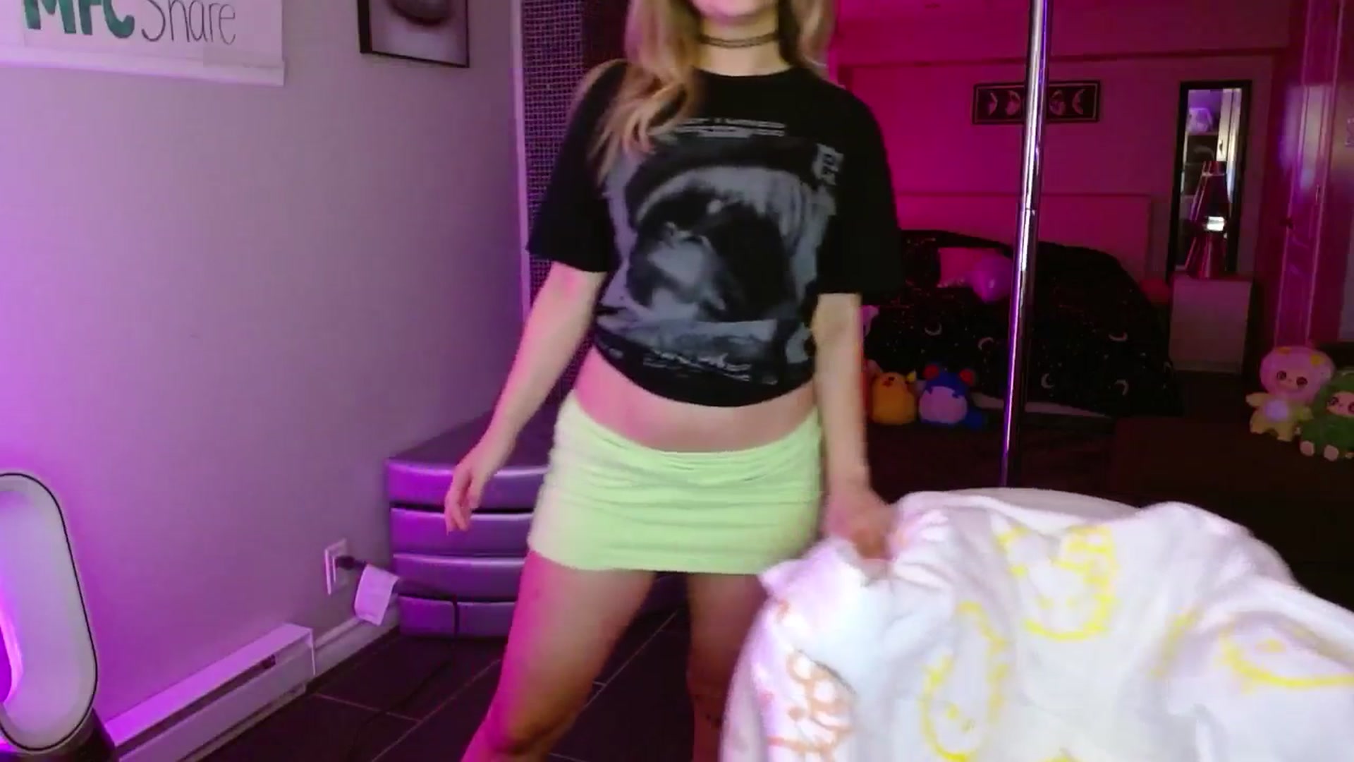 Gallery image thumbnail from Serafina's myfreecams stream on, 08/07/2025, 04:05 image 3 of 20