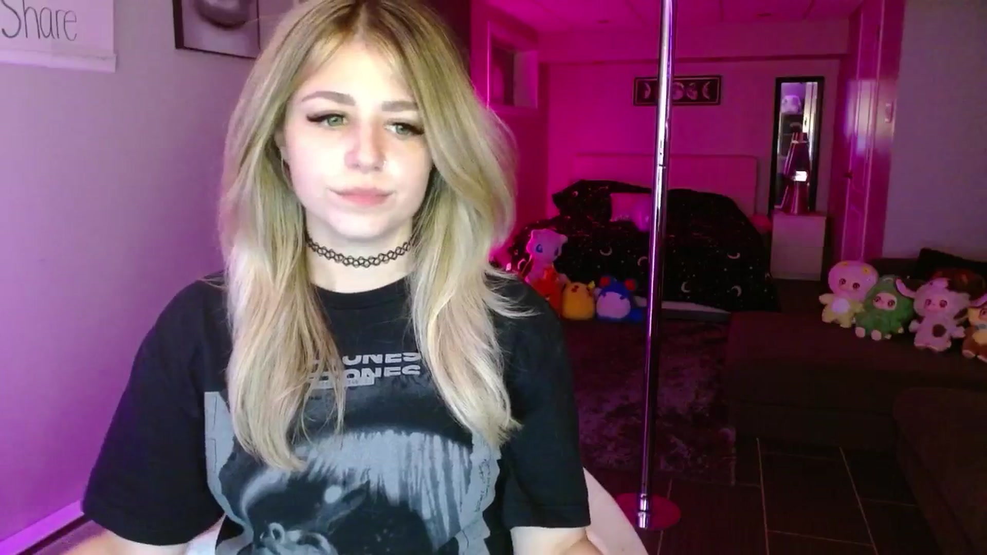 Gallery image thumbnail from Serafina's myfreecams stream on, 08/07/2025, 04:05 image 10 of 20