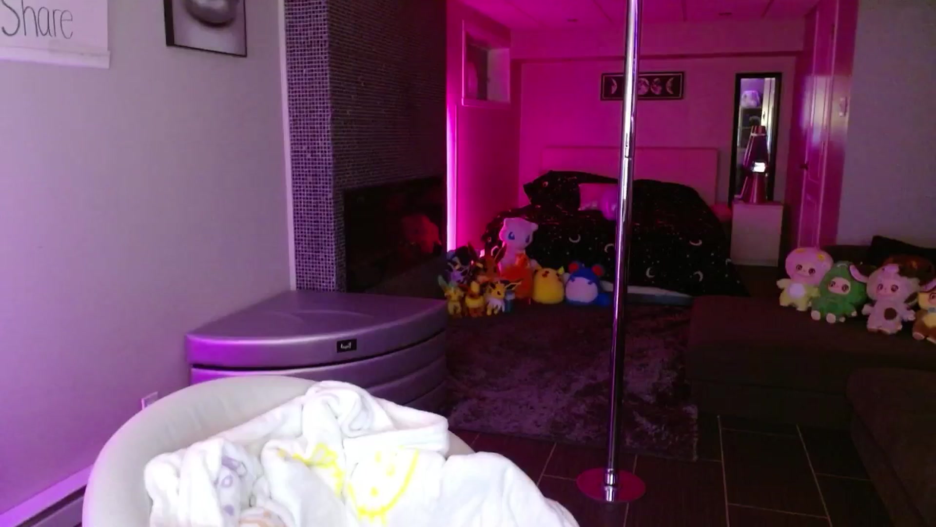 Gallery image thumbnail from Serafina's myfreecams stream on, 08/07/2025, 04:05 image 12 of 20