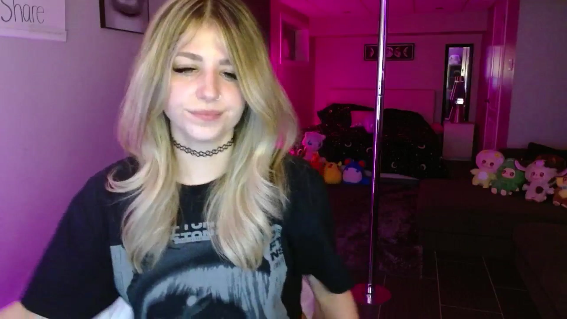 Gallery image thumbnail from Serafina's myfreecams stream on, 08/07/2025, 04:05 image 17 of 20