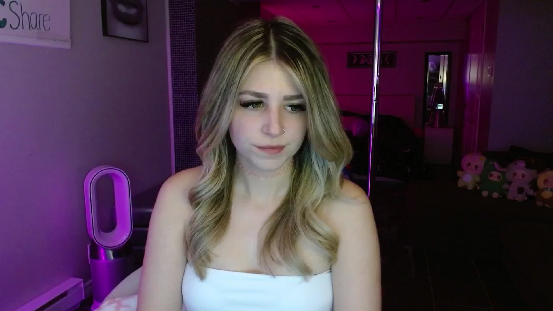 Gallery image thumbnail from Serafina's myfreecams stream on, 08/08/2025, 03:34 image 8 of 20