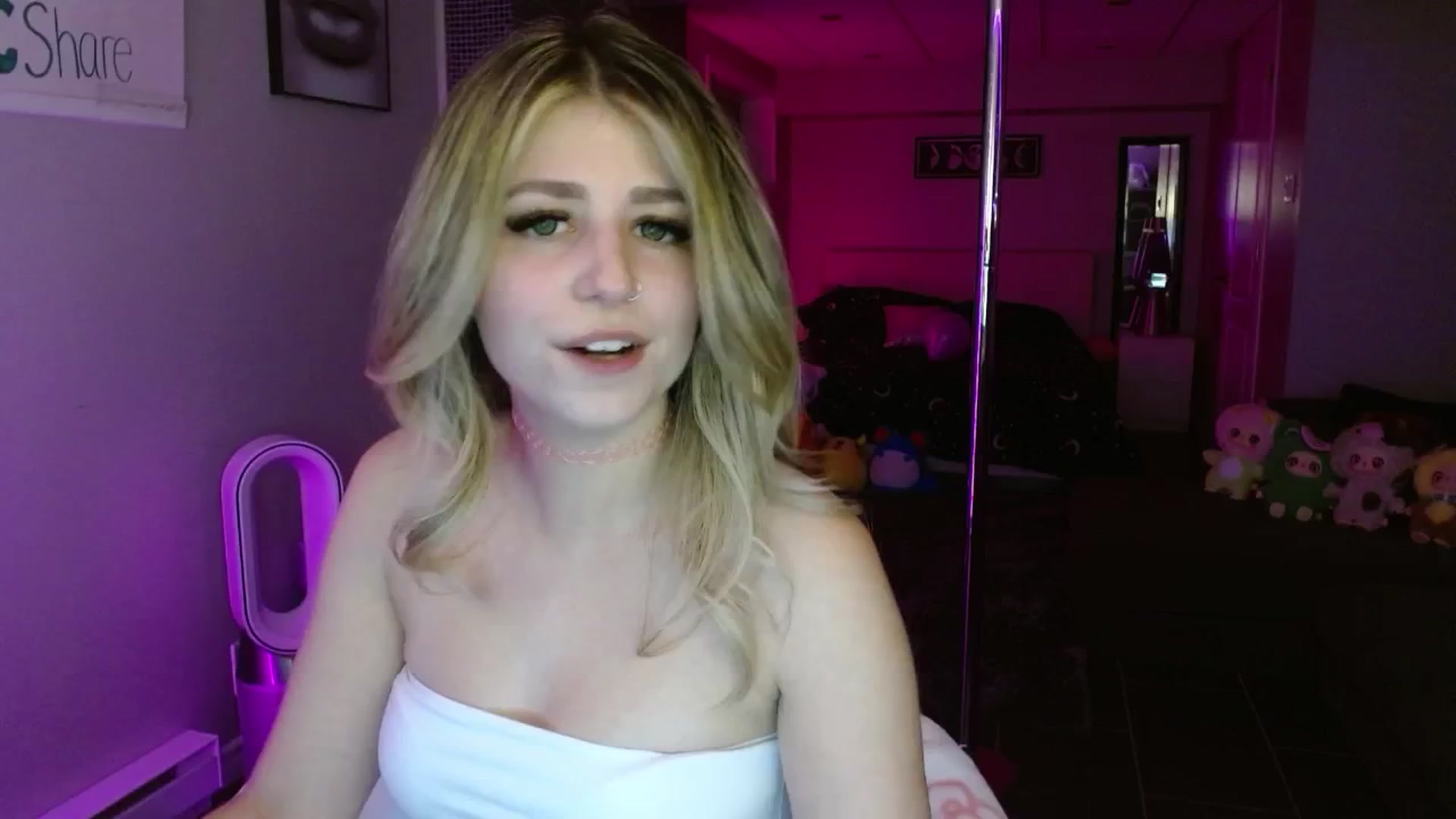 Gallery image thumbnail from Serafina's myfreecams stream on, 08/08/2025, 03:34 image 7 of 20