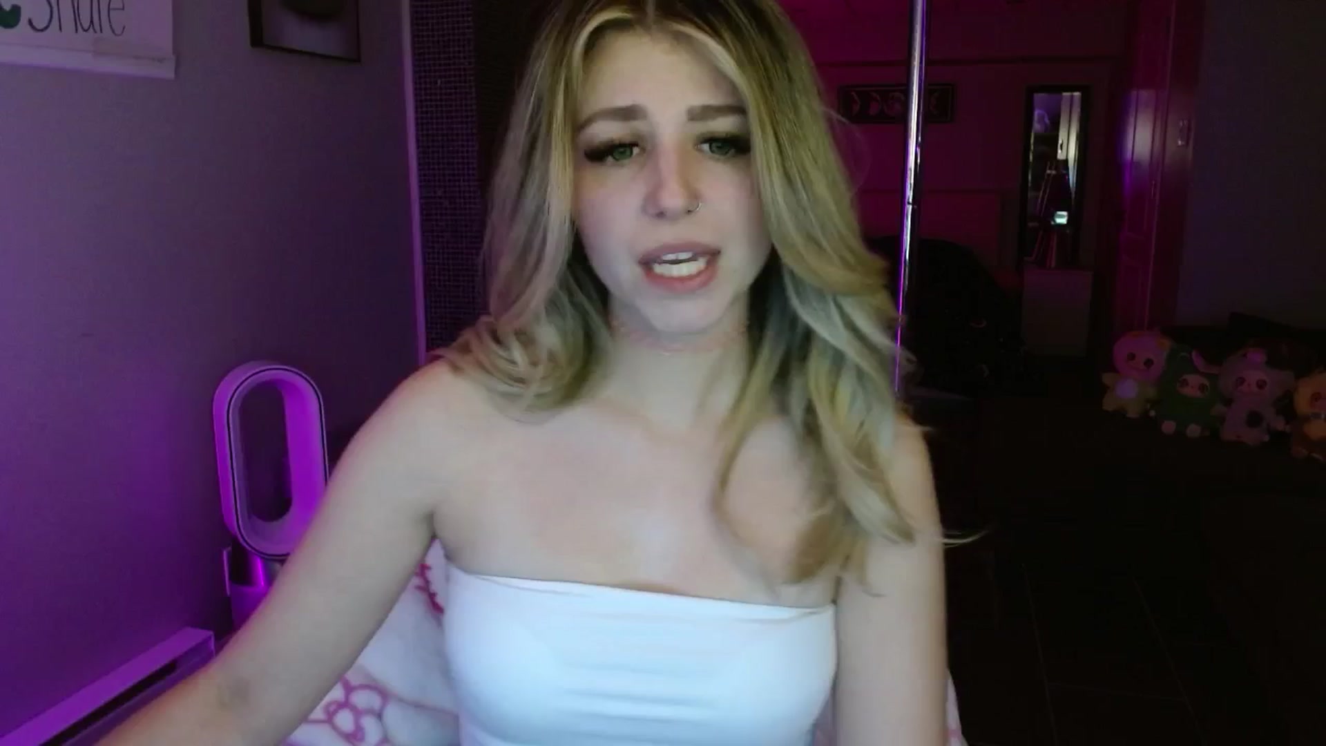 Gallery image thumbnail from Serafina's myfreecams stream on, 08/08/2025, 03:34 image 20 of 20