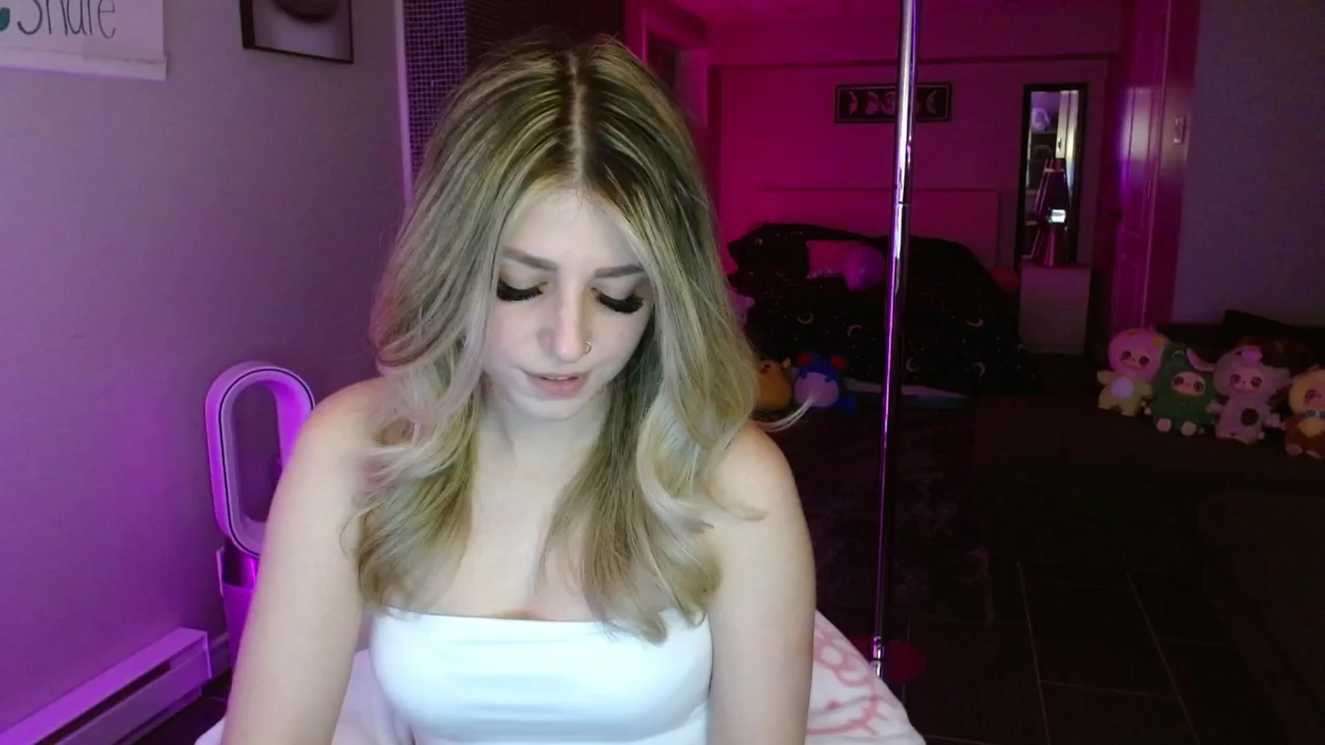 Gallery image thumbnail from Serafina's myfreecams stream on, 08/08/2025, 03:34 image 9 of 20