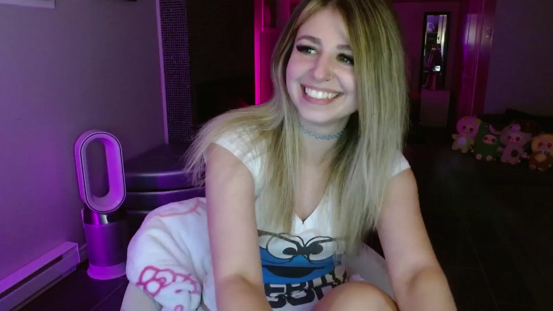 Gallery image thumbnail from Serafina's myfreecams stream on, 08/09/2025, 03:32 image 13 of 20