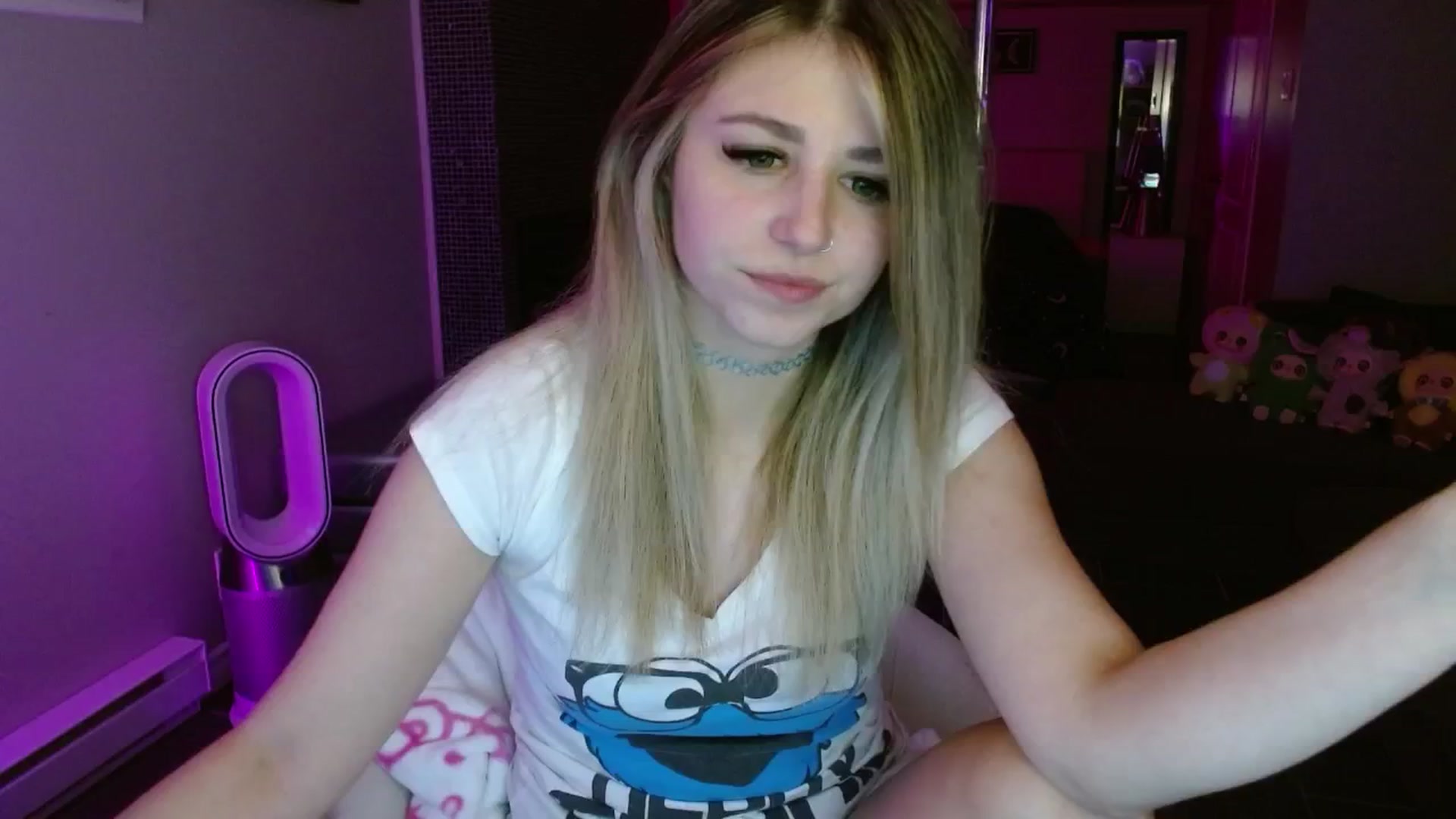 Gallery image thumbnail from Serafina's myfreecams stream on, 08/09/2025, 03:32 image 14 of 20