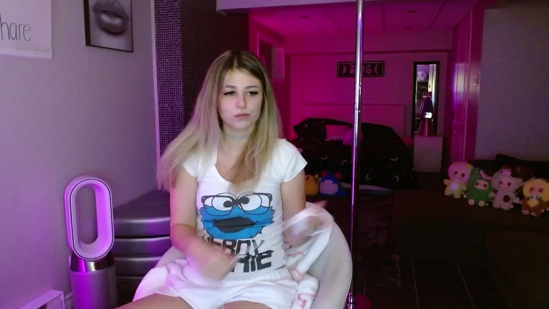 Gallery image thumbnail from Serafina's myfreecams stream on, 08/09/2025, 03:32 image 4 of 20