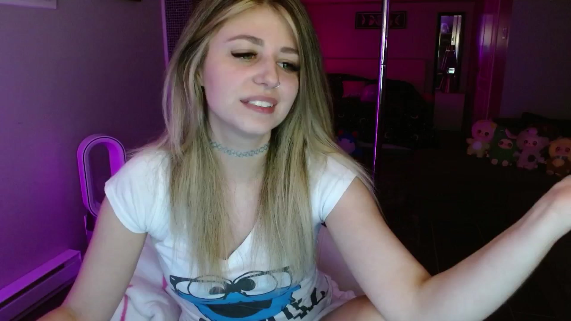 Gallery image thumbnail from Serafina's myfreecams stream on, 08/09/2025, 03:32 image 8 of 20