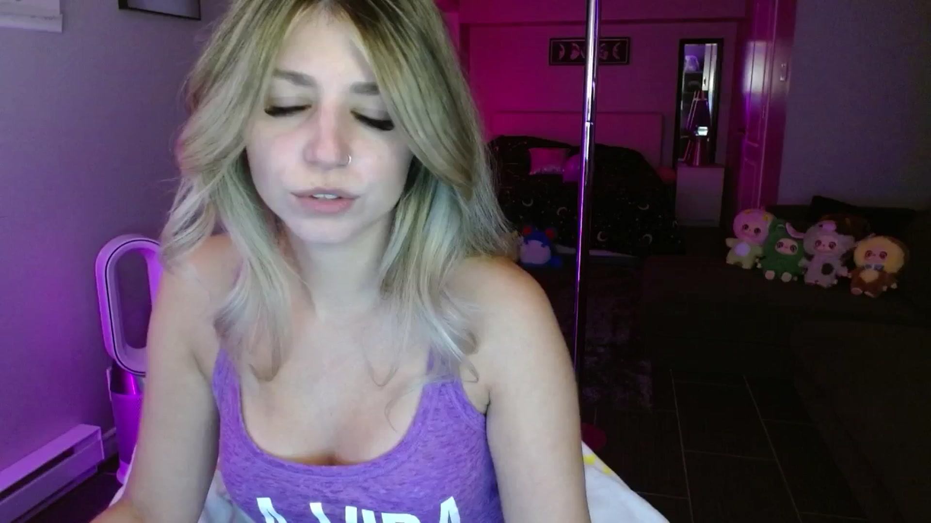 Gallery image thumbnail from Serafina's myfreecams stream on, 08/18/2025, 03:21 image 8 of 20